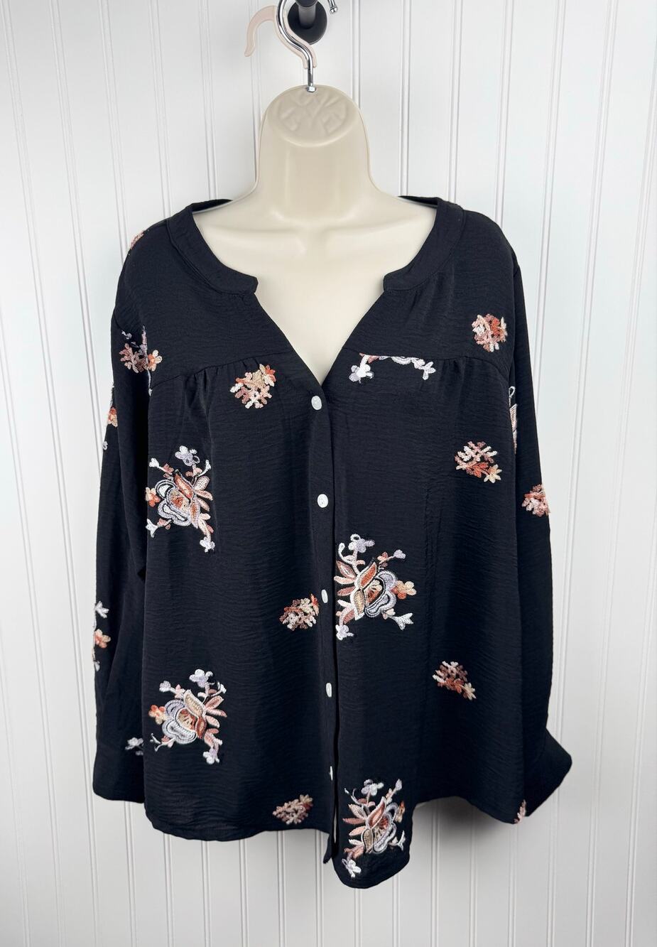 Ana & Rose Black Embroidered Floral Button Front Blouse 2X Boho